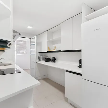 Lejlighed - Marina Banus, Puerto Banus, 2br Comfortable, Pool & Parking Marbella