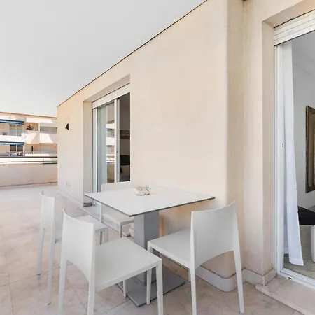 Lejlighed - Marina Banus, Puerto Banus, 2br Comfortable, Pool & Parking Marbella