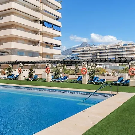 Lejlighed - Marina Banus, Puerto Banus, 2br Comfortable, Pool & Parking