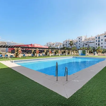 Lejlighed - Marina Banus, Puerto Banus, 2br Comfortable, Pool & Parking Marbella